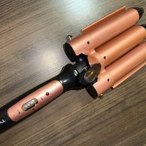 Rose Gold Triple Barrel Hair Curler